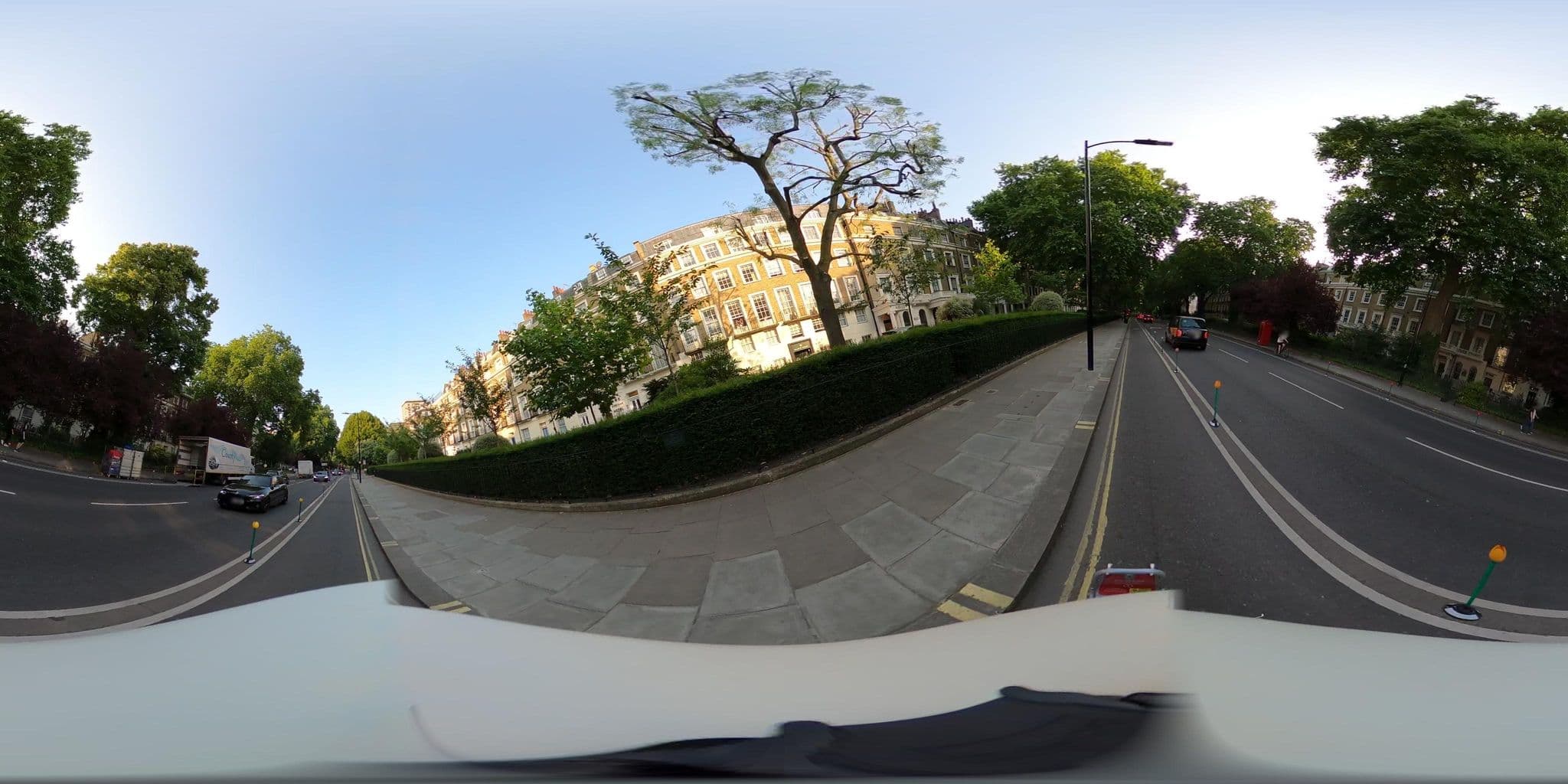 Street view near The Gresham Hotel, Hyde Park — © NatchaponJ (CC BY-SA · Mapillary)
