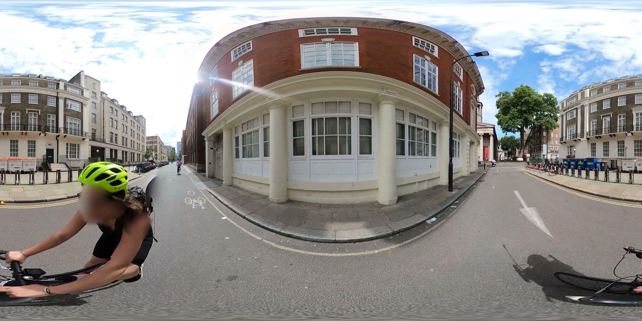 Street view near Hilton London Euston, King's Cross — © cernbyln (CC BY-SA · Mapillary)