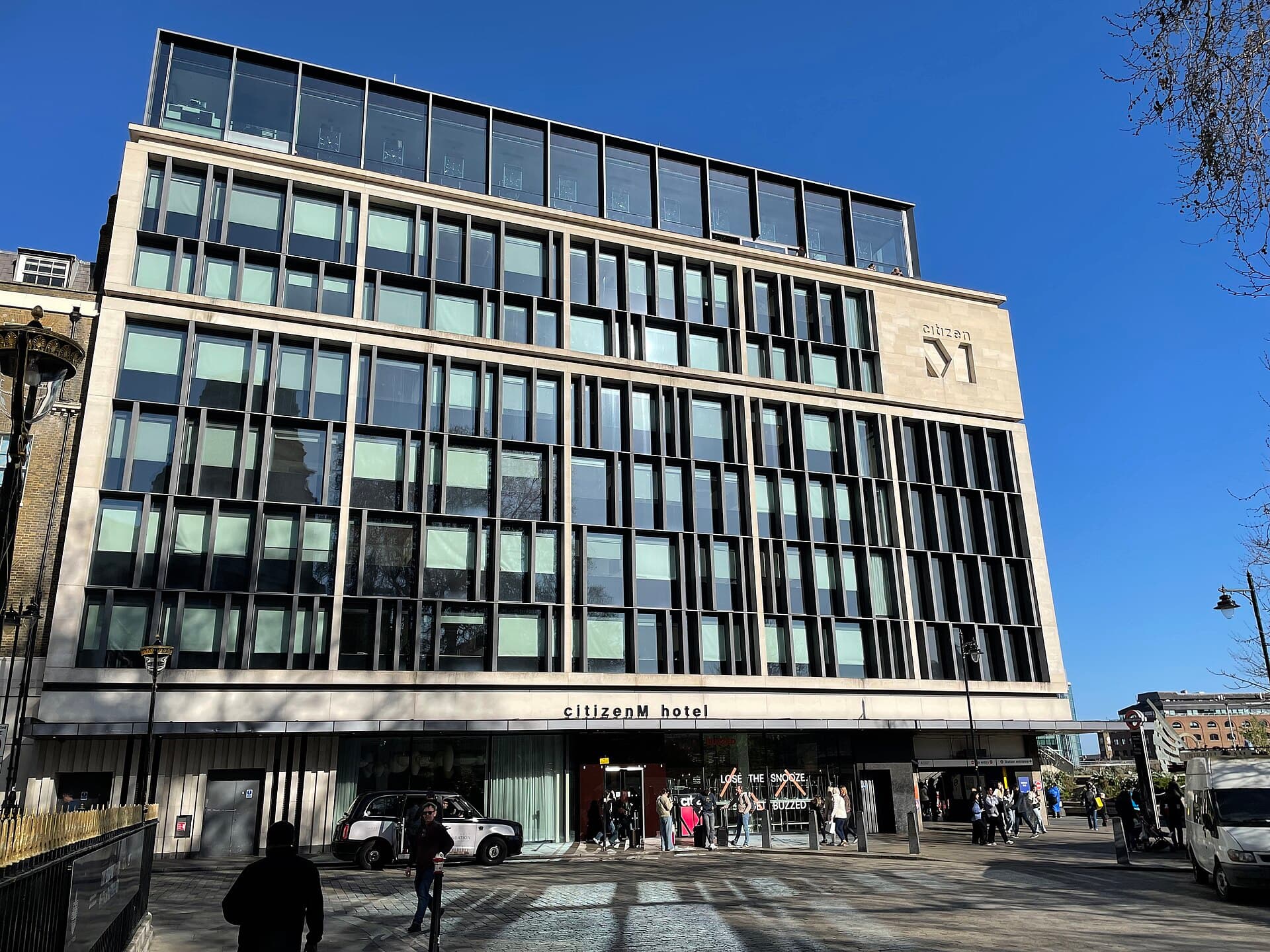 citizenM Tower of London (via Wikimedia Commons, CC BY-SA 3.0)