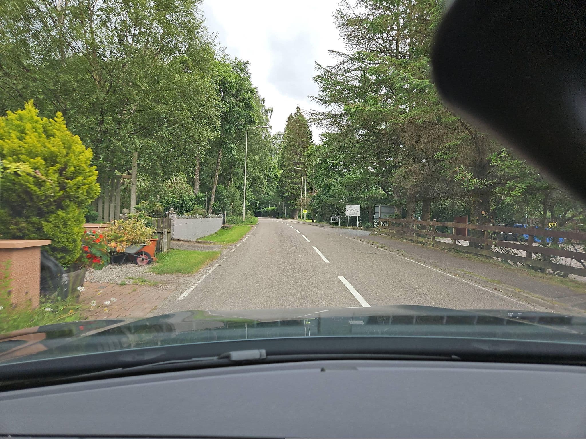 Street view near MacDonald Hotel, Fort William