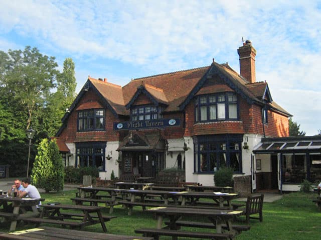 Maple Manor (via Wikimedia Commons, CC BY-SA 2.0)