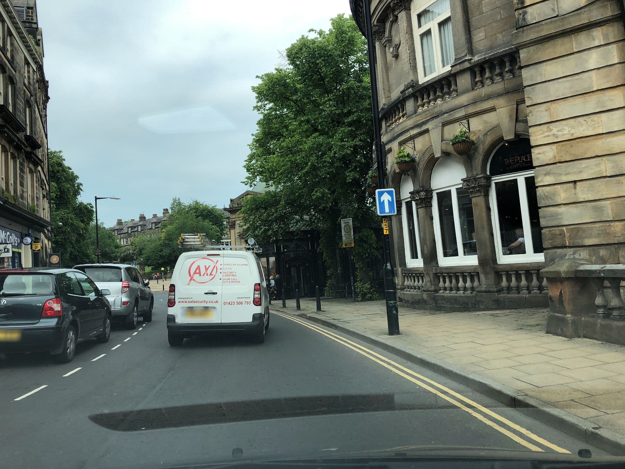 Street view near The Crown Hotel, Harrogate — © locator (CC BY-SA · Mapillary)