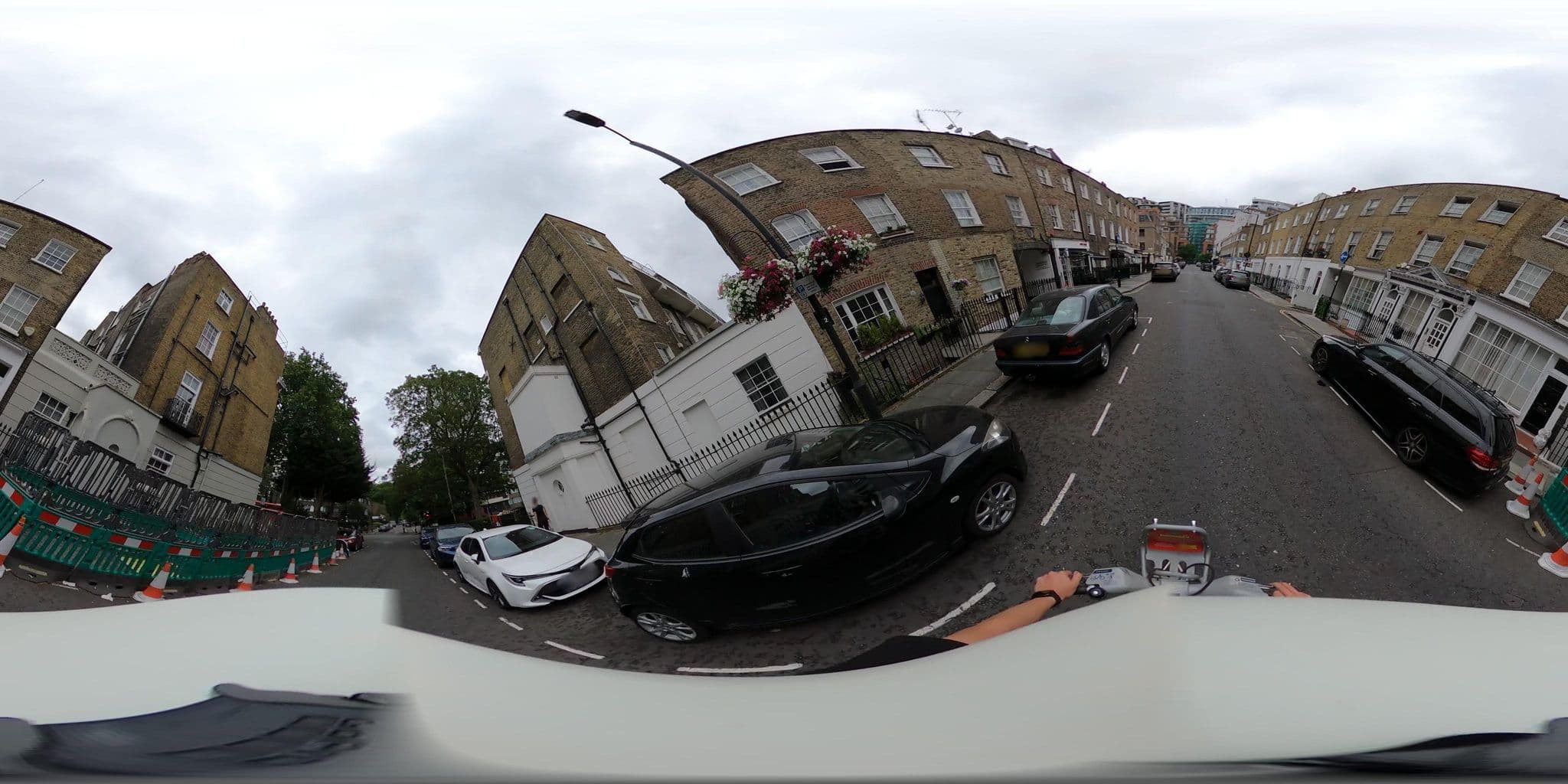 Street view near The Pavilion Hotel, Hyde Park — © NatchaponJ (CC BY-SA · Mapillary)