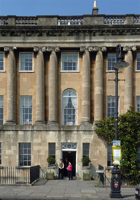 The Royal Crescent Hotel (via Wikimedia Commons, CC BY-SA 2.0)