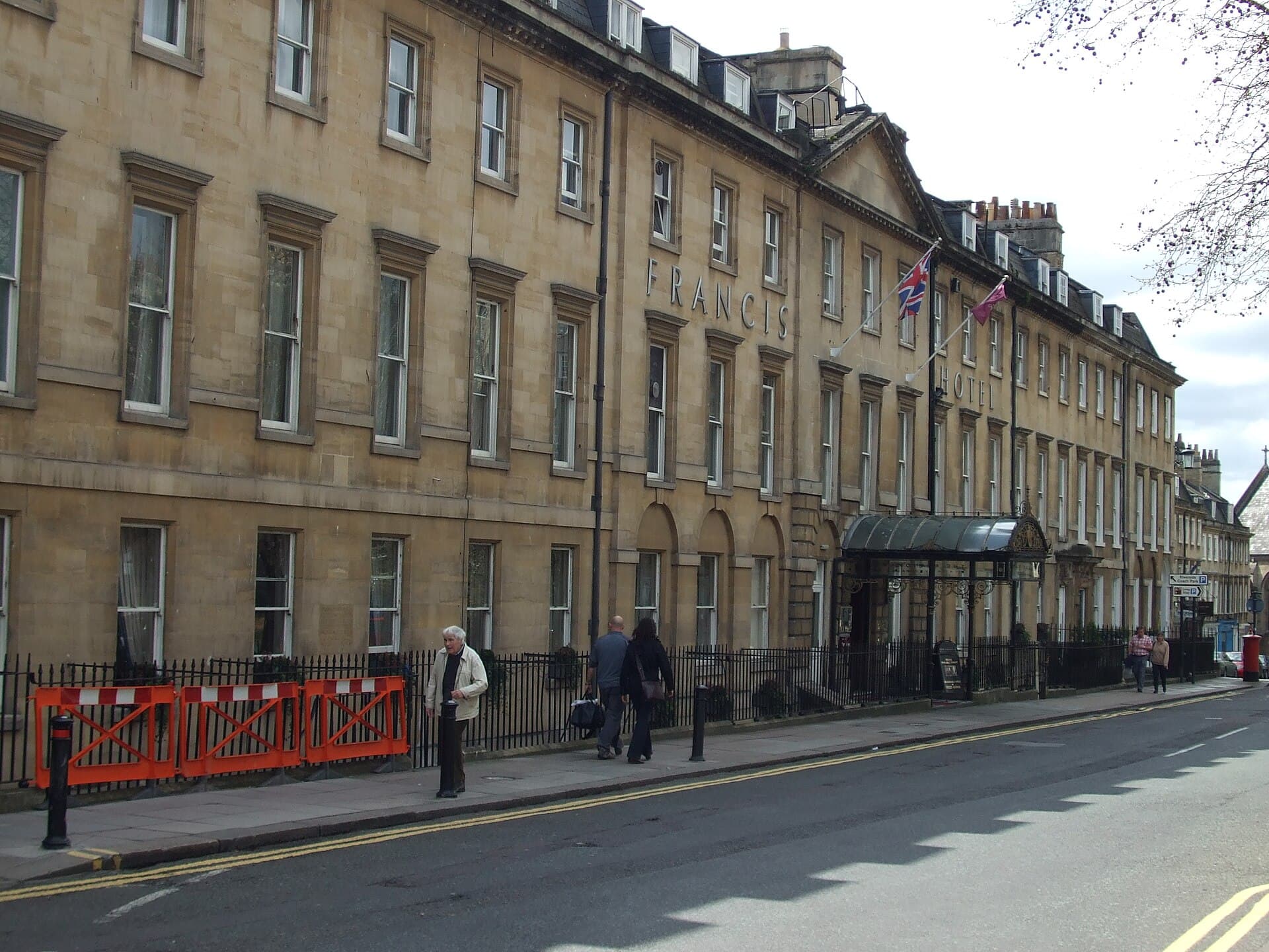 The Francis Hotel (via Wikimedia Commons, Public domain)