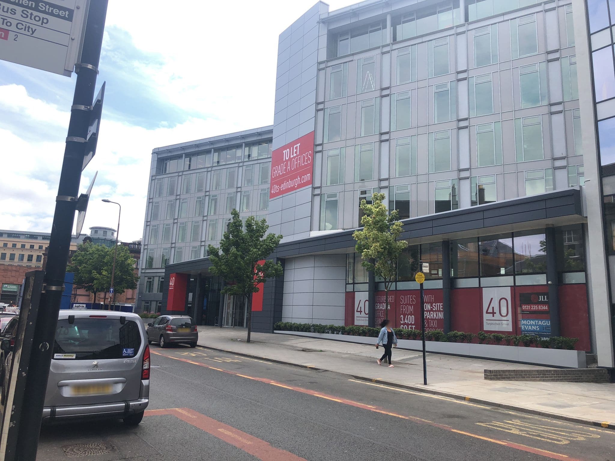 Street view near hub by Premier Inn (Haymarket), Edinburgh — © drnoble (CC BY-SA · Mapillary)