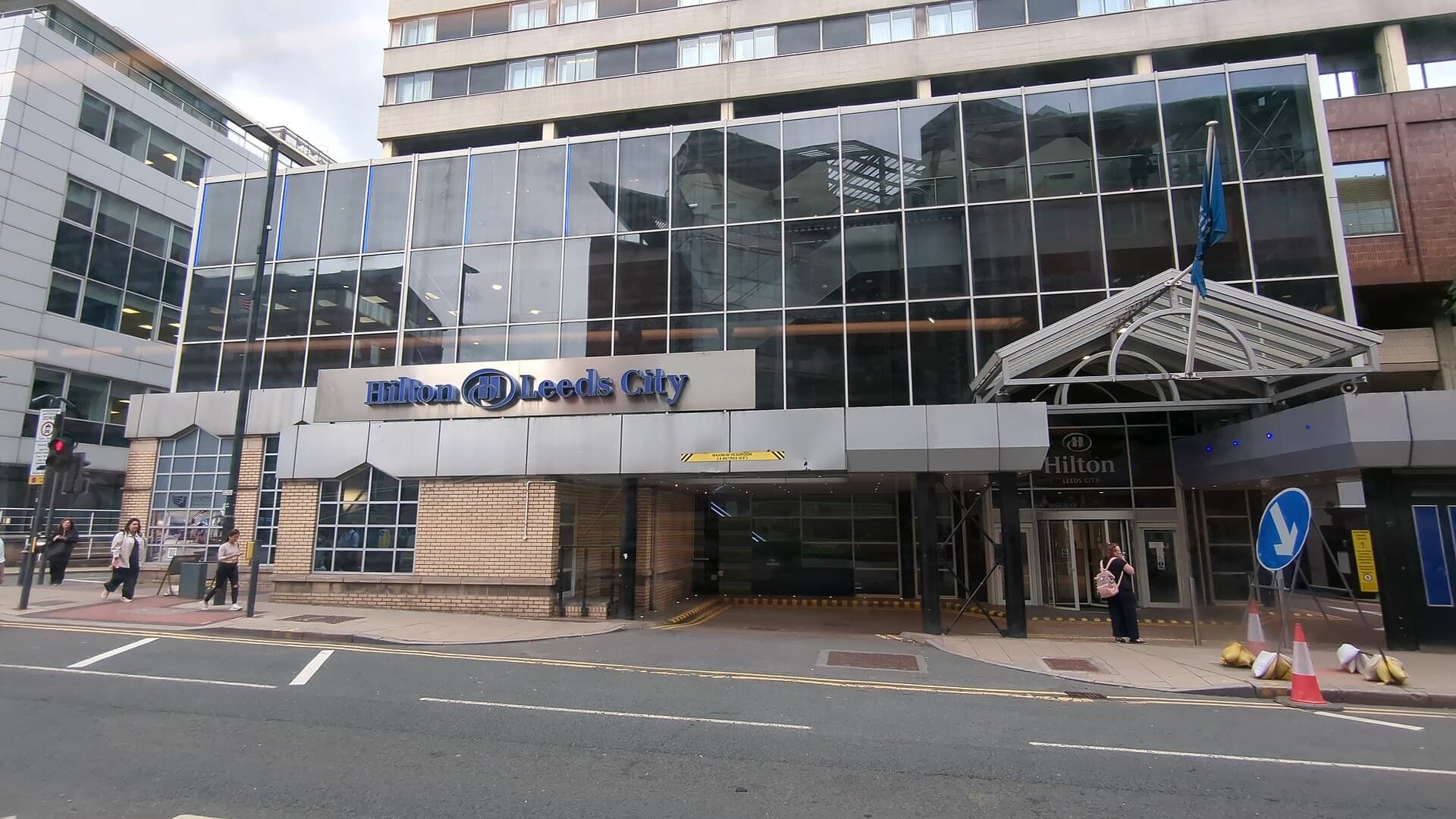 Hilton Leeds City (via Wikimedia Commons, CC BY-SA 4.0)