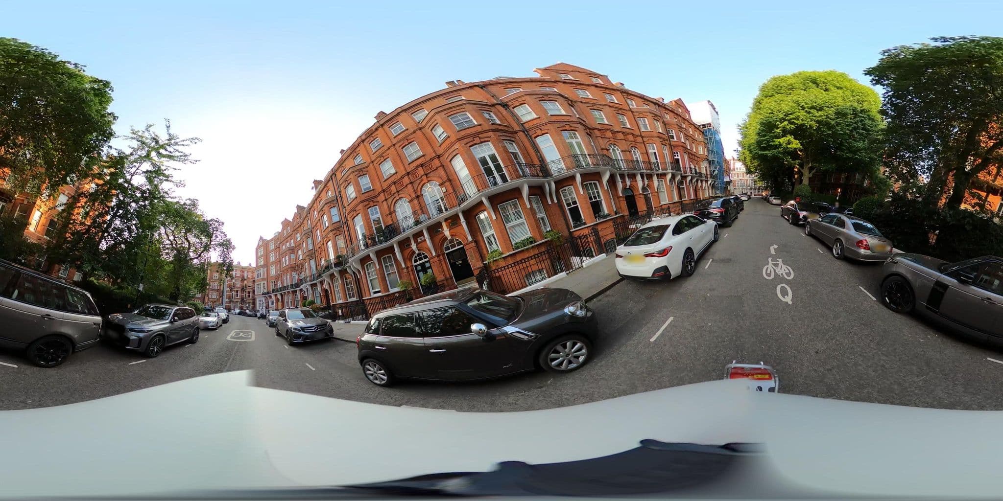 Street view near B’Shan Apartments, Bayswater — © NatchaponJ (CC BY-SA · Mapillary)