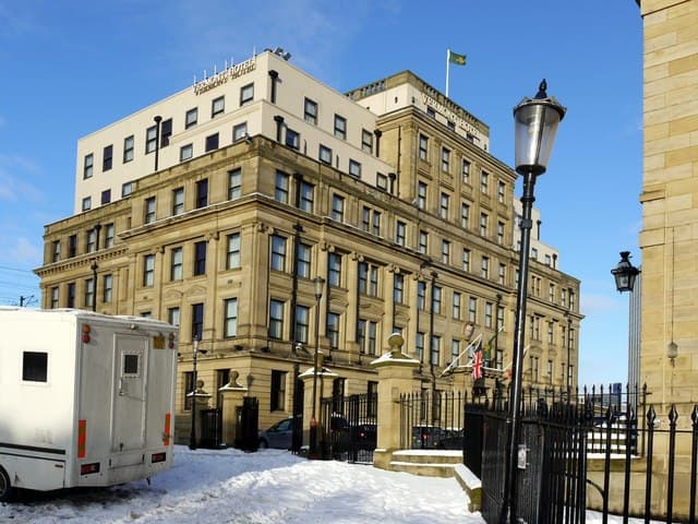 Vermont Hotel (via Wikimedia Commons, CC BY-SA 2.0)