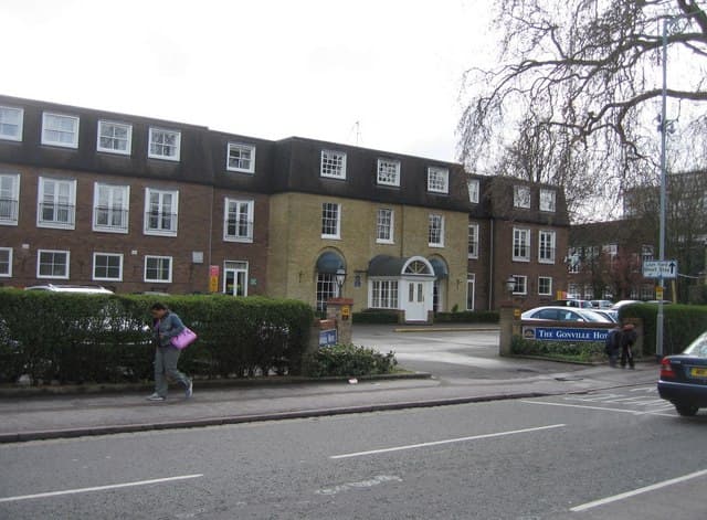 Gonville Hotel (via Wikimedia Commons, CC BY-SA 2.0)