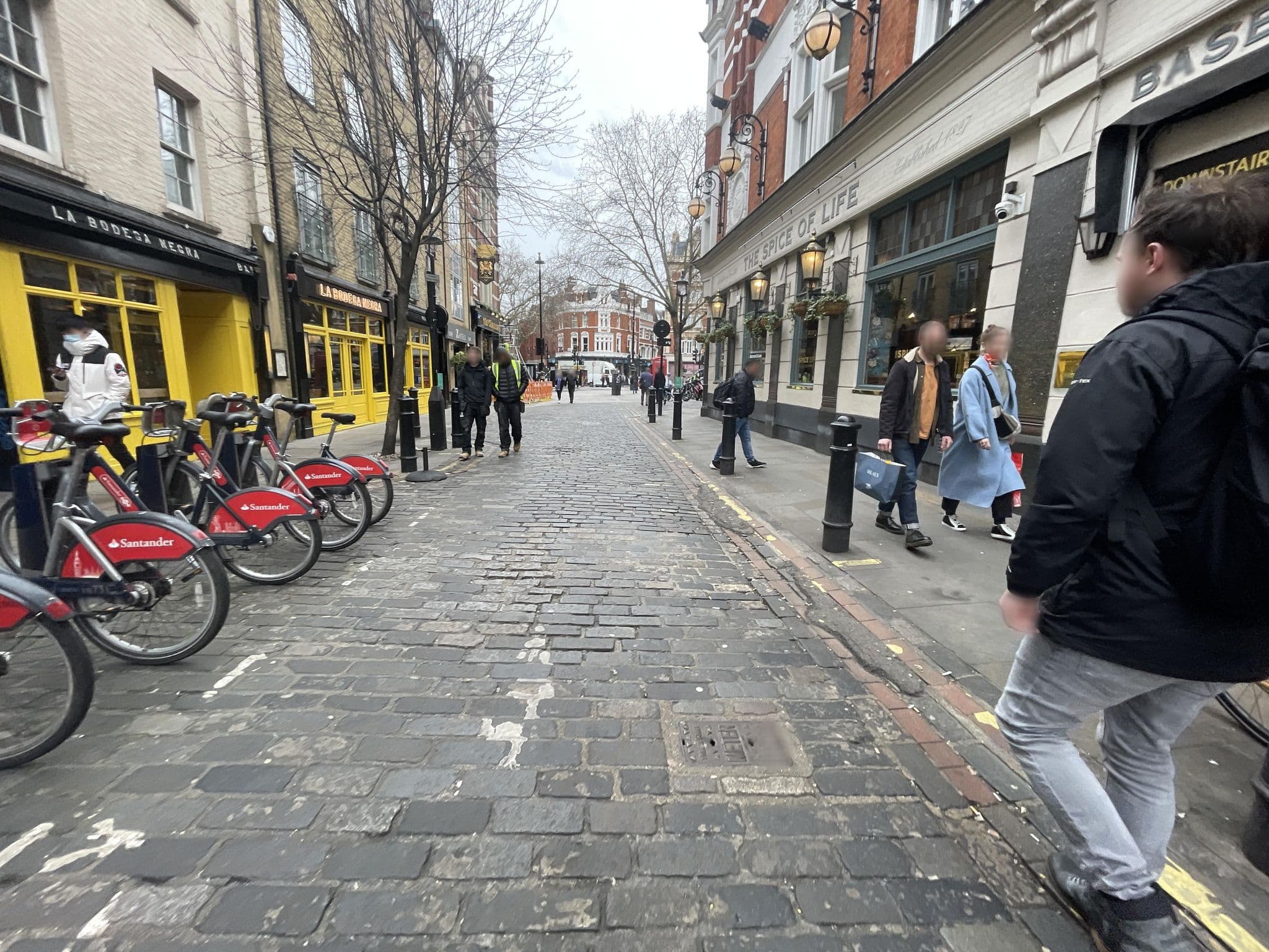 Street view near Z Hotels, Soho — © asturksever (CC BY-SA · Mapillary)
