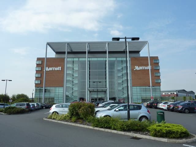 Leicester Marriott (via Wikimedia Commons, CC BY-SA 2.0)