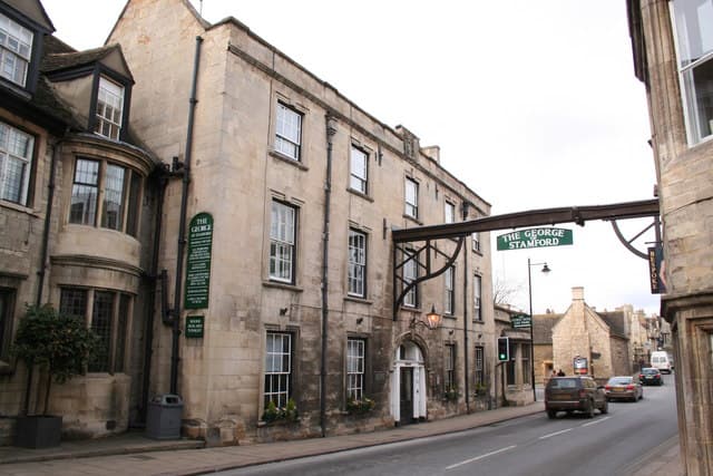 The George (via Wikimedia Commons, CC BY-SA 2.0)