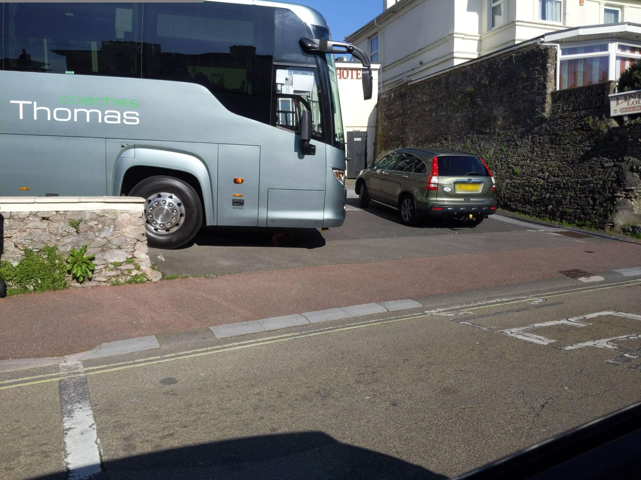 Street view near Lindum Hotel, Torquay — © WaggyDog (CC BY-SA · Mapillary)