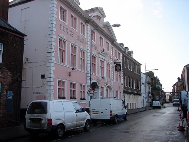 The Duke's Head (via Wikimedia Commons, CC BY-SA 2.0)