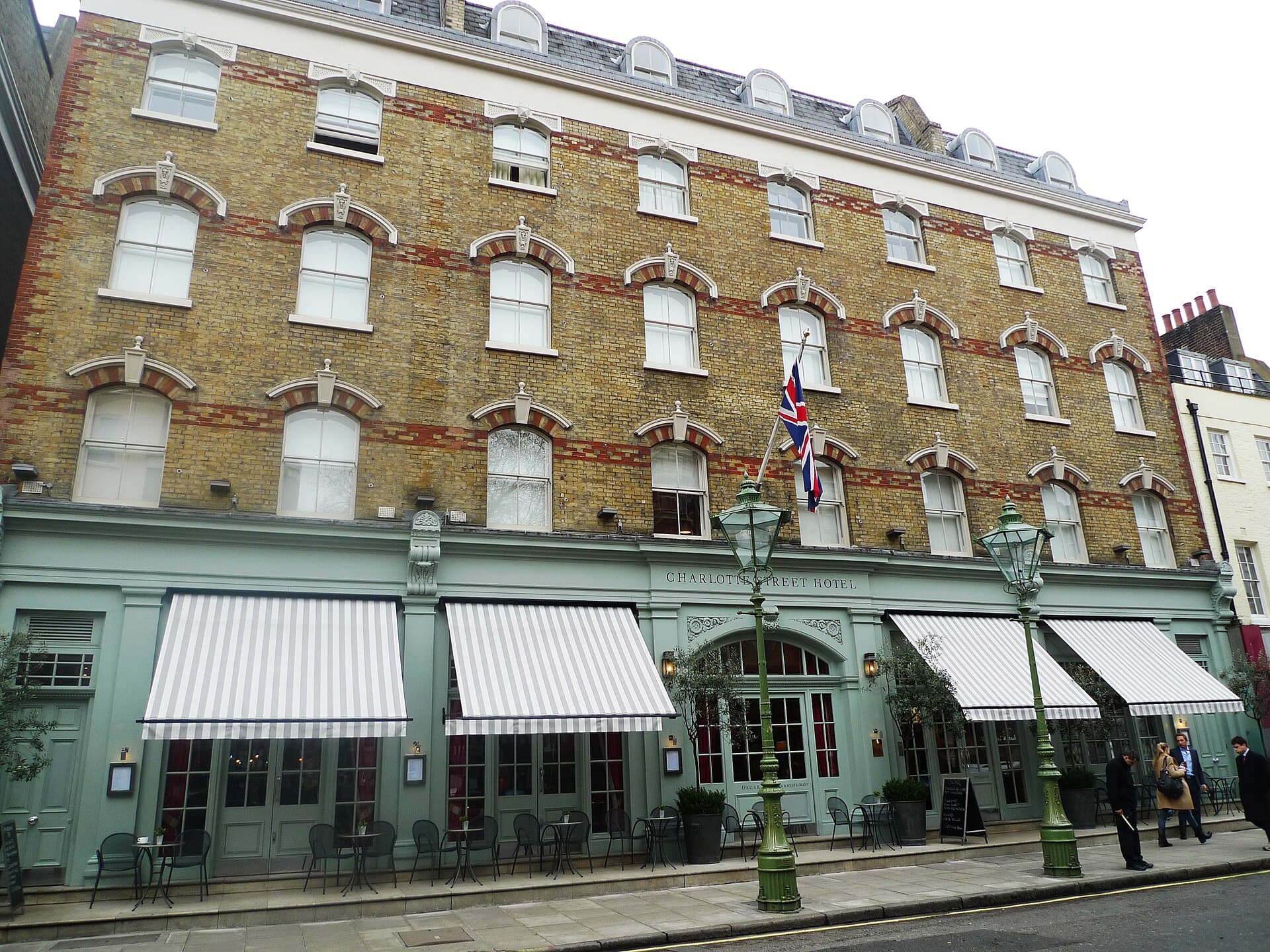 Charlotte Street Hotel (via Wikimedia Commons, CC BY-SA 2.0)