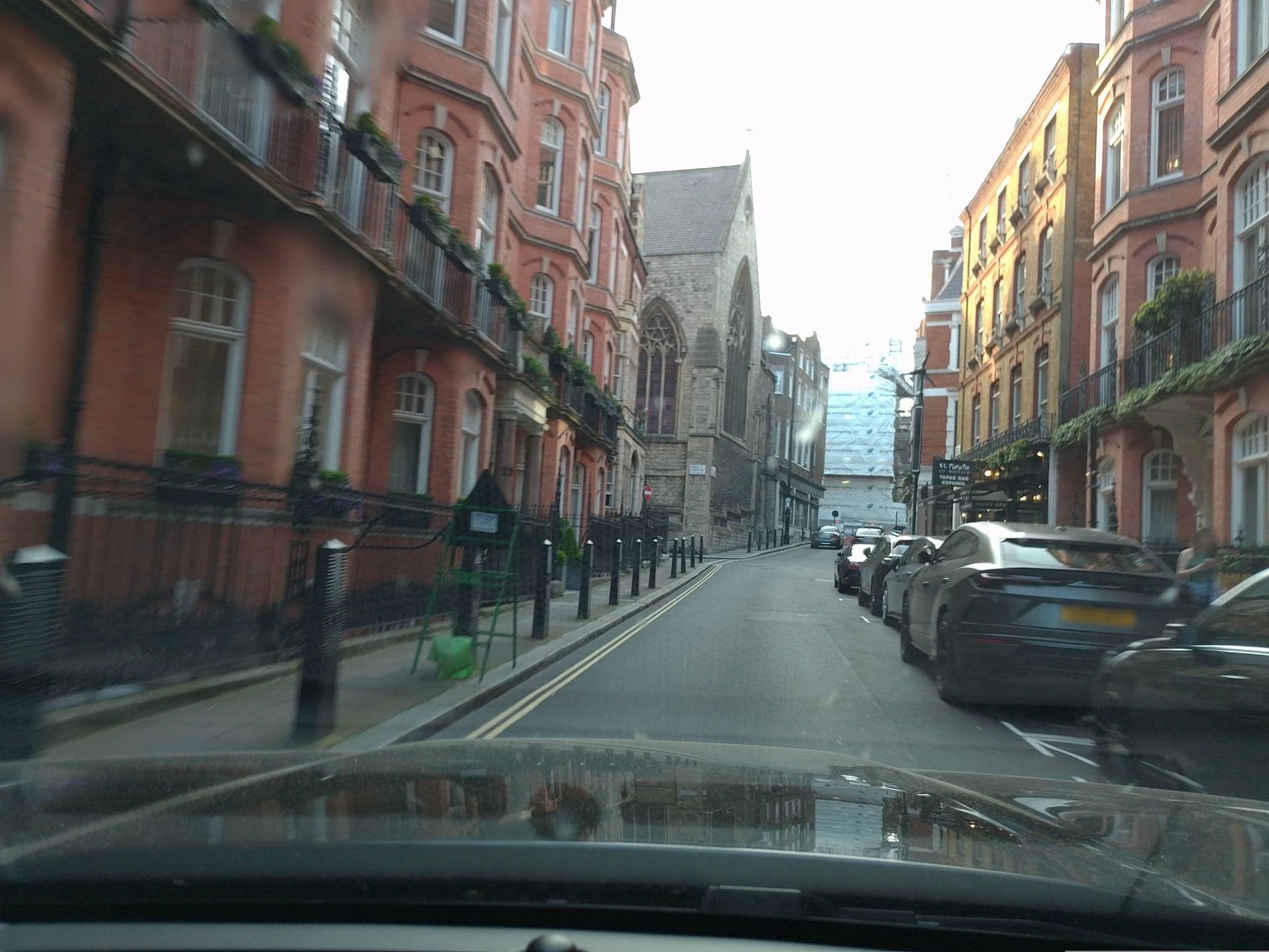 Street view near Sheraton Grand London Park Lane Hote, St James's — © laye (CC BY-SA · Mapillary)