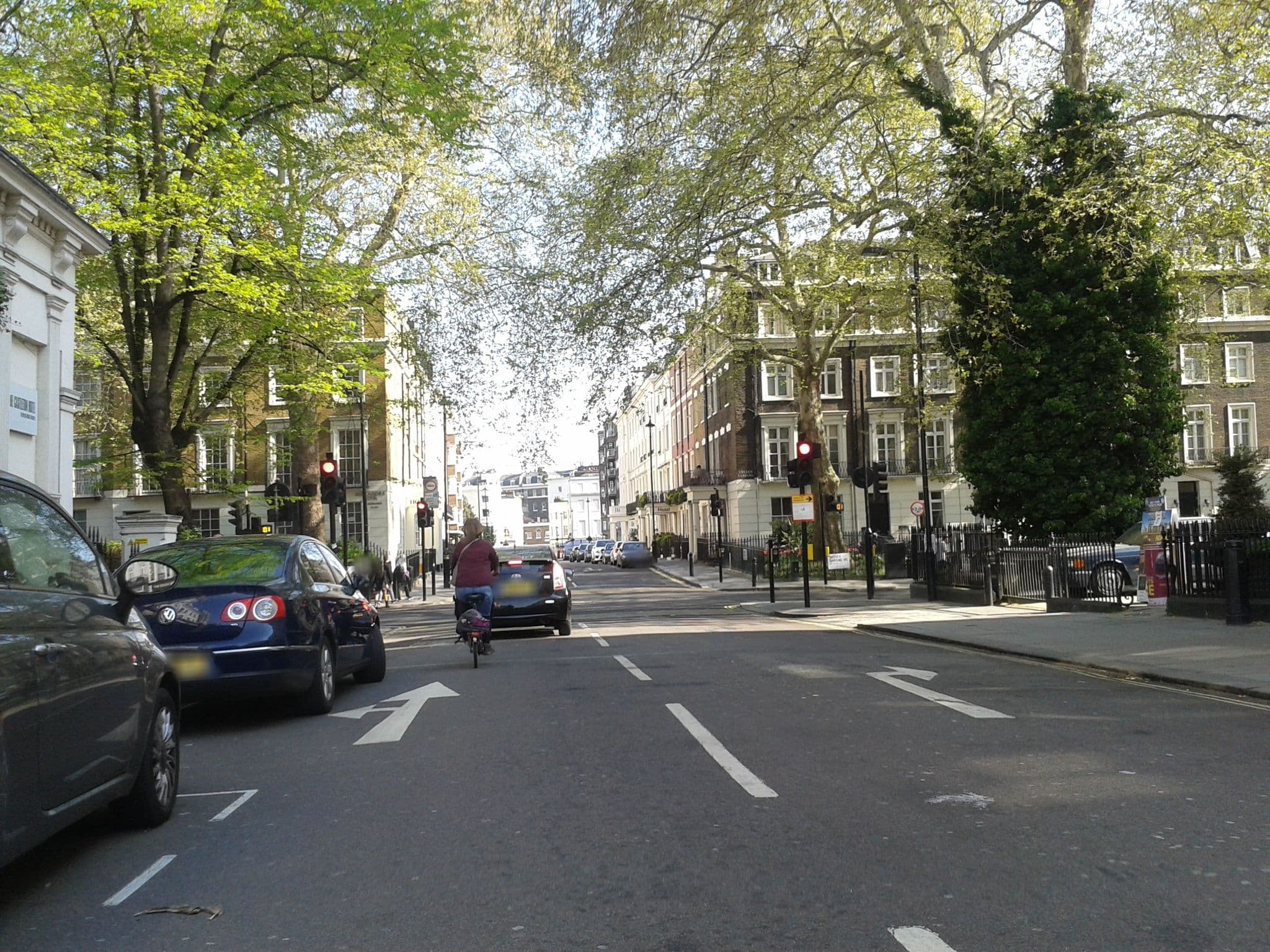 Street view near The Cardiff Hotel, Hyde Park — © cyclestreets (CC BY-SA · Mapillary)