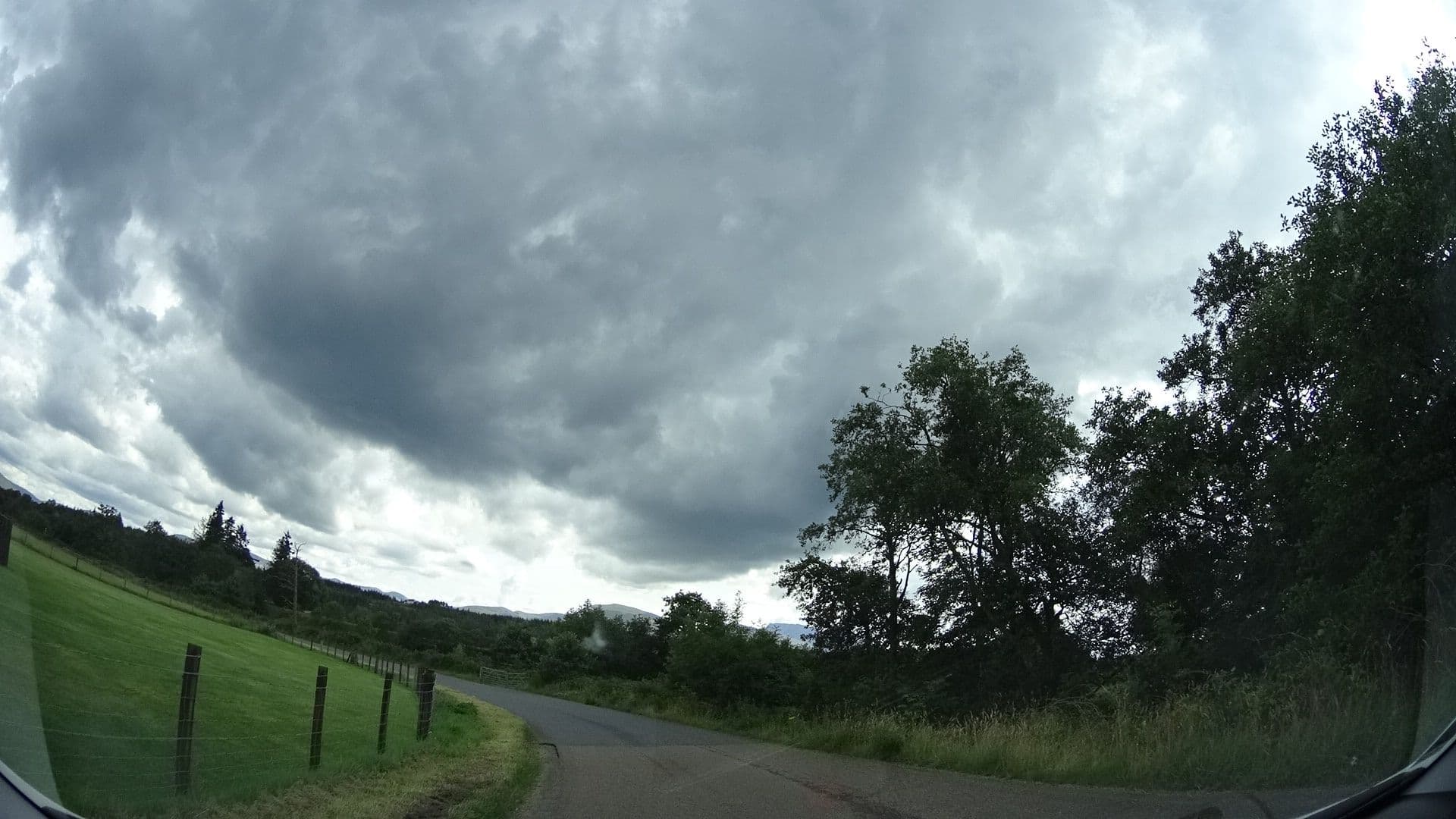 Street view near Dalcomera, Caol