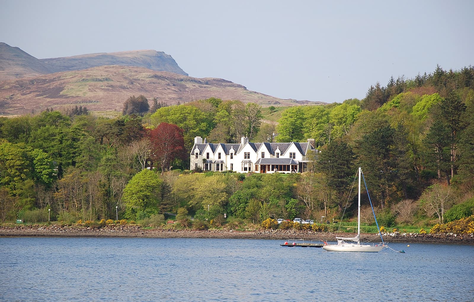 Cuillin Hills Hotel (via Wikimedia Commons, CC BY-SA 2.0)