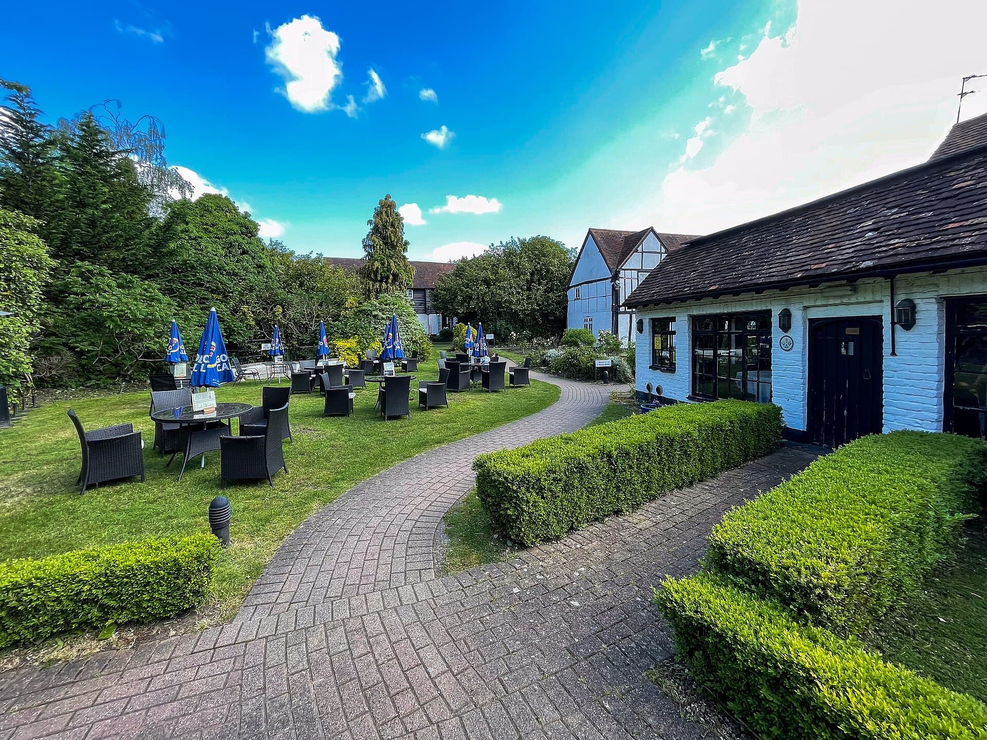 The Barn Hotel (via Wikimedia Commons, CC BY-SA 4.0)