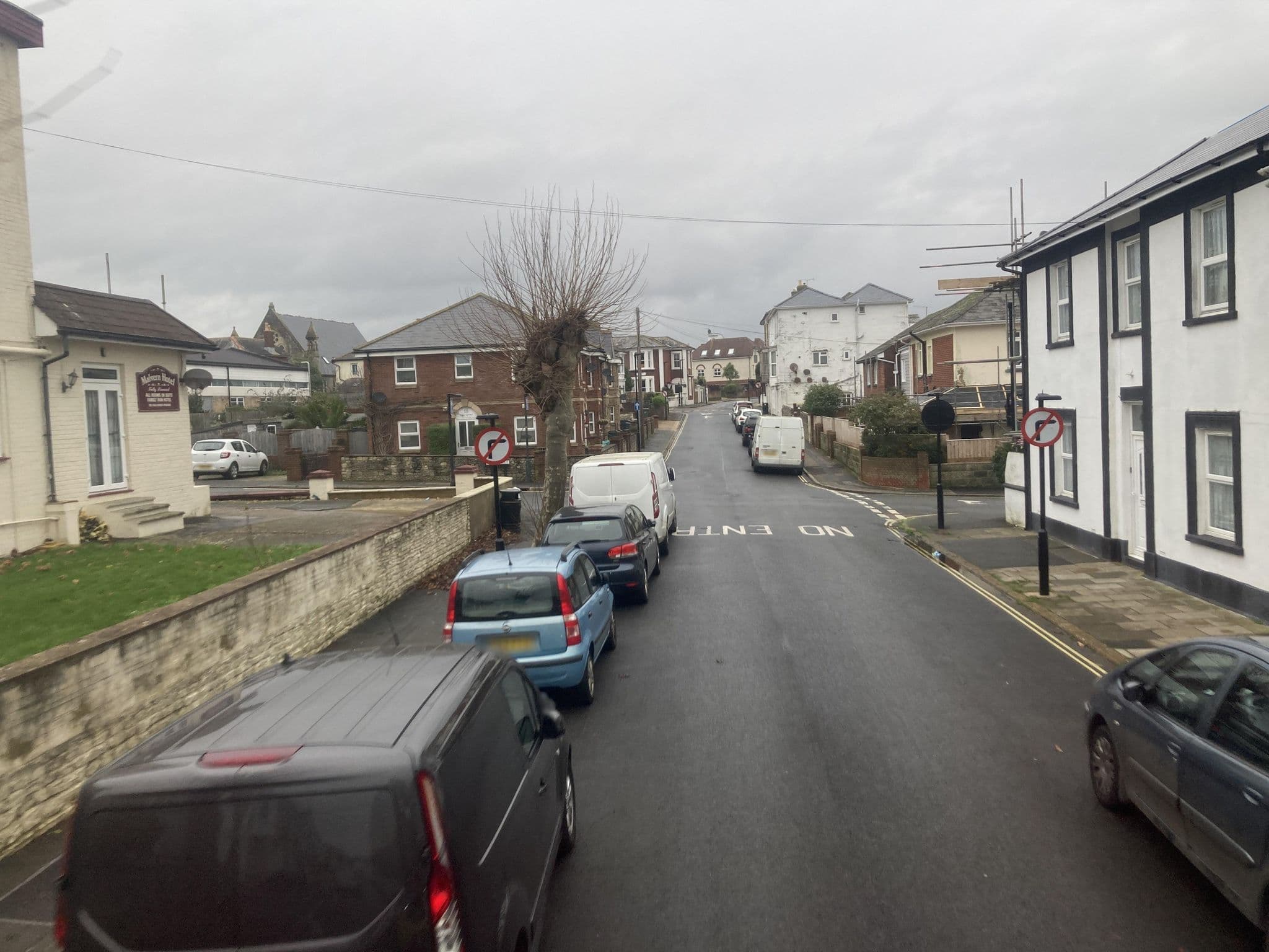 Street view near Malvern Hotel, Sandown — © cjmalone (CC BY-SA · Mapillary)