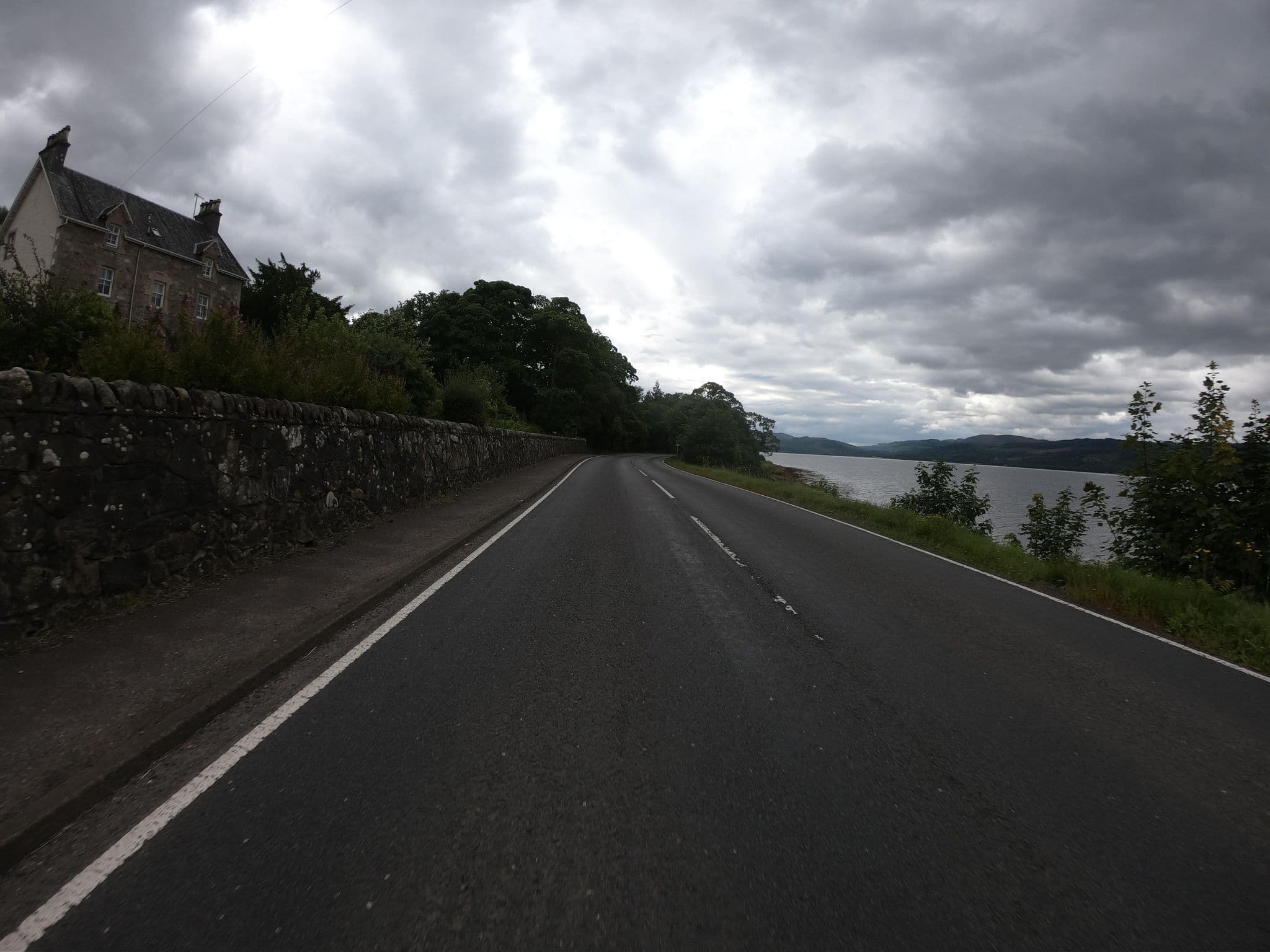 Street view near Thistle House Guest House, Garelochhead — © joostjakob (CC BY-SA · Mapillary)