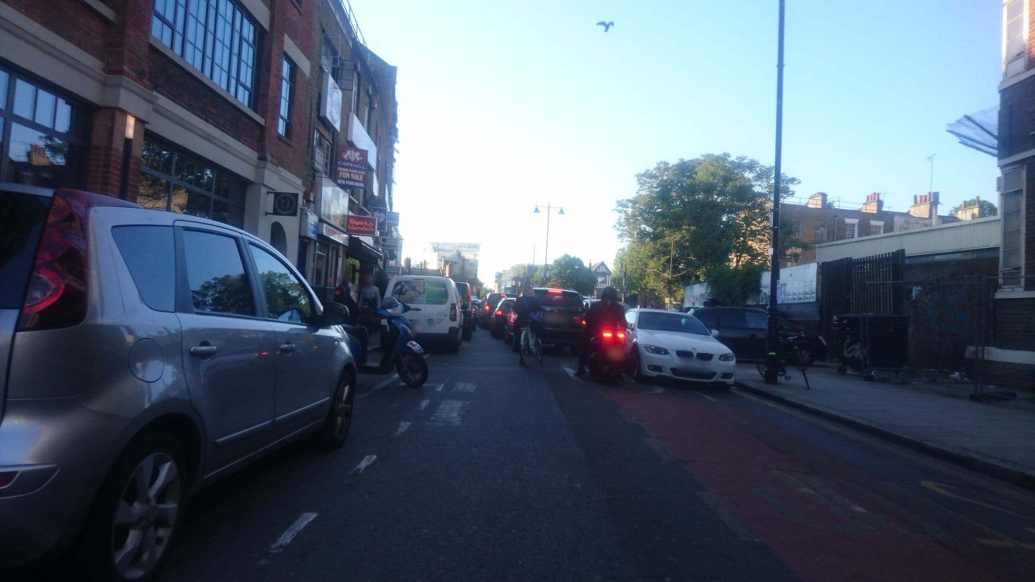 Street view near New Road Hotel, Whitechapel — © harry_wood (CC BY-SA · Mapillary)