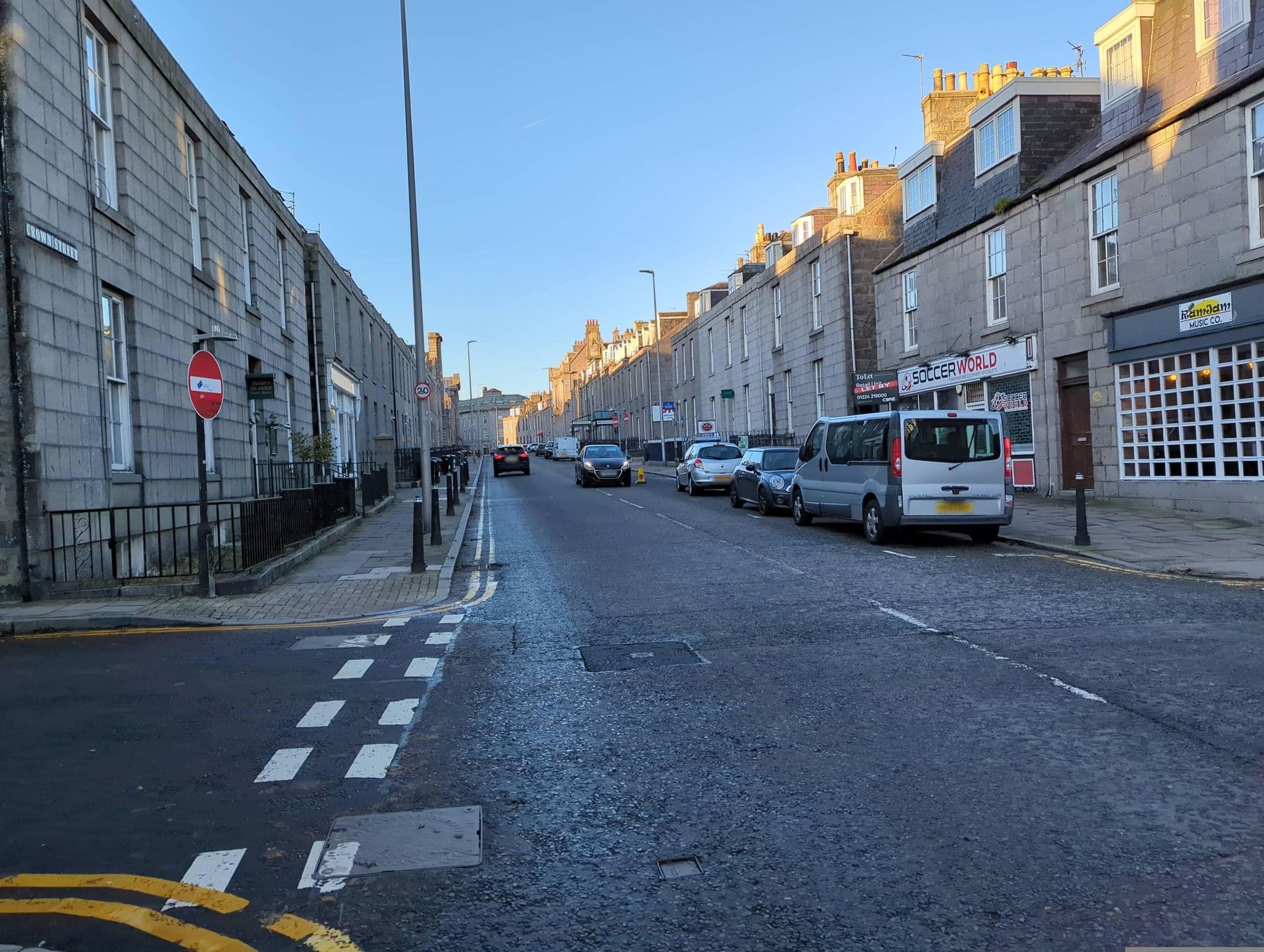 Street view near Pincerna Apartments, Aberdeen — © coetserw (CC BY-SA · Mapillary)