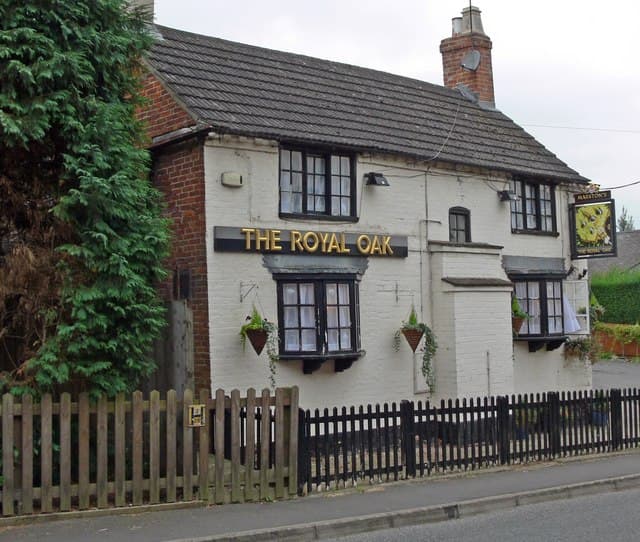 The Royal Oak (via Wikimedia Commons, CC BY-SA 2.0)