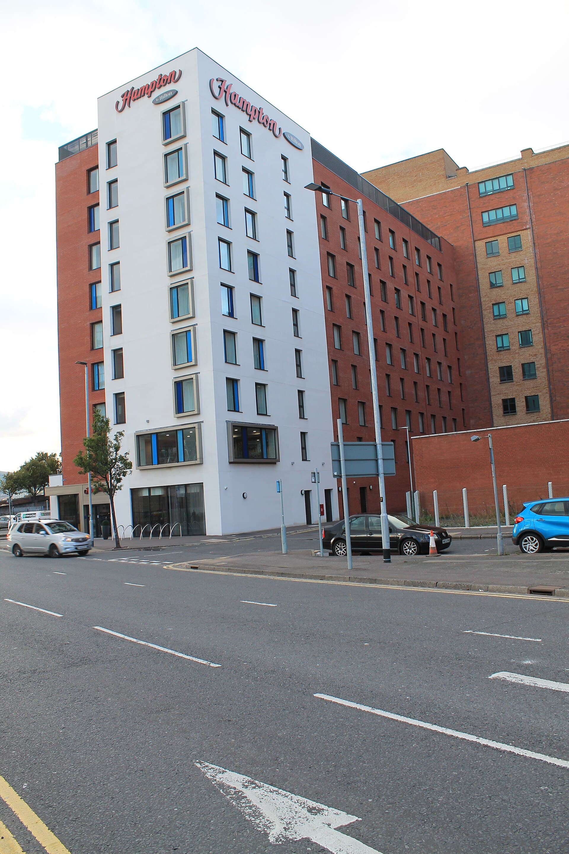 Hampton by Hilton Belfast City Centre (via Wikimedia Commons, CC0)