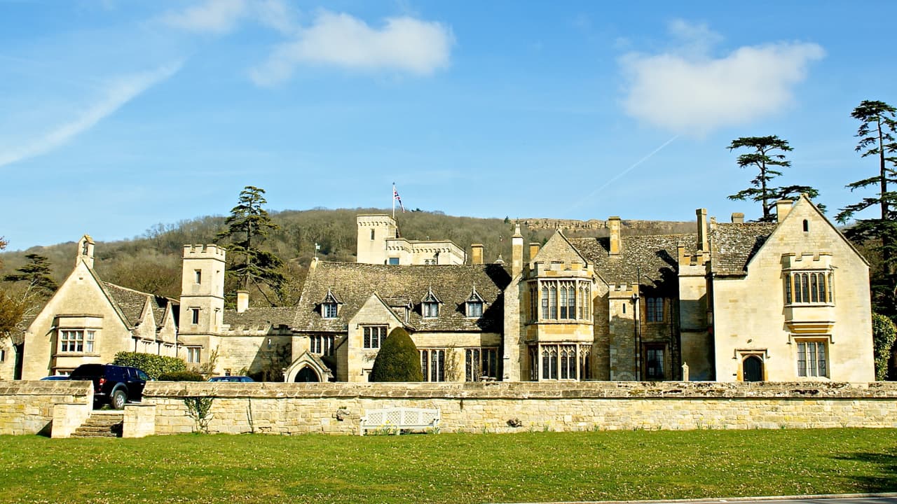 Ellenborough Park Hotel (via Wikimedia Commons, CC BY-SA 4.0)