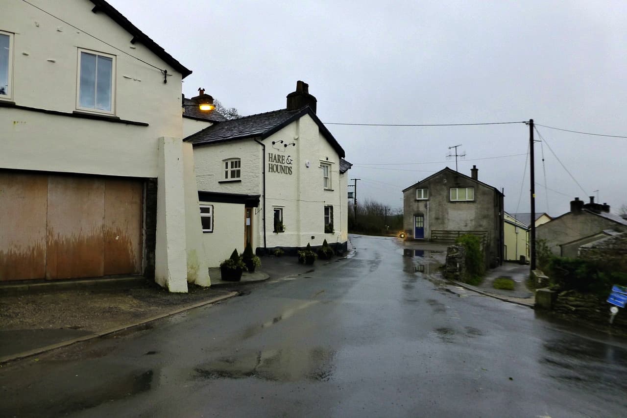 Hare & Hounds (via Wikimedia Commons, CC BY-SA 2.0)