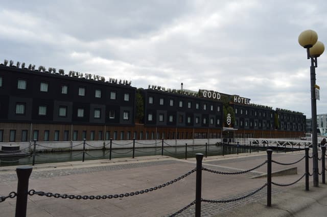 Good Hotel London (via Wikimedia Commons, CC BY-SA 2.0)