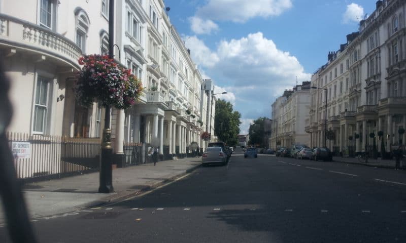 Street view near OYO Townhouse, Pimlico — © paulbiv (CC BY-SA · Mapillary)