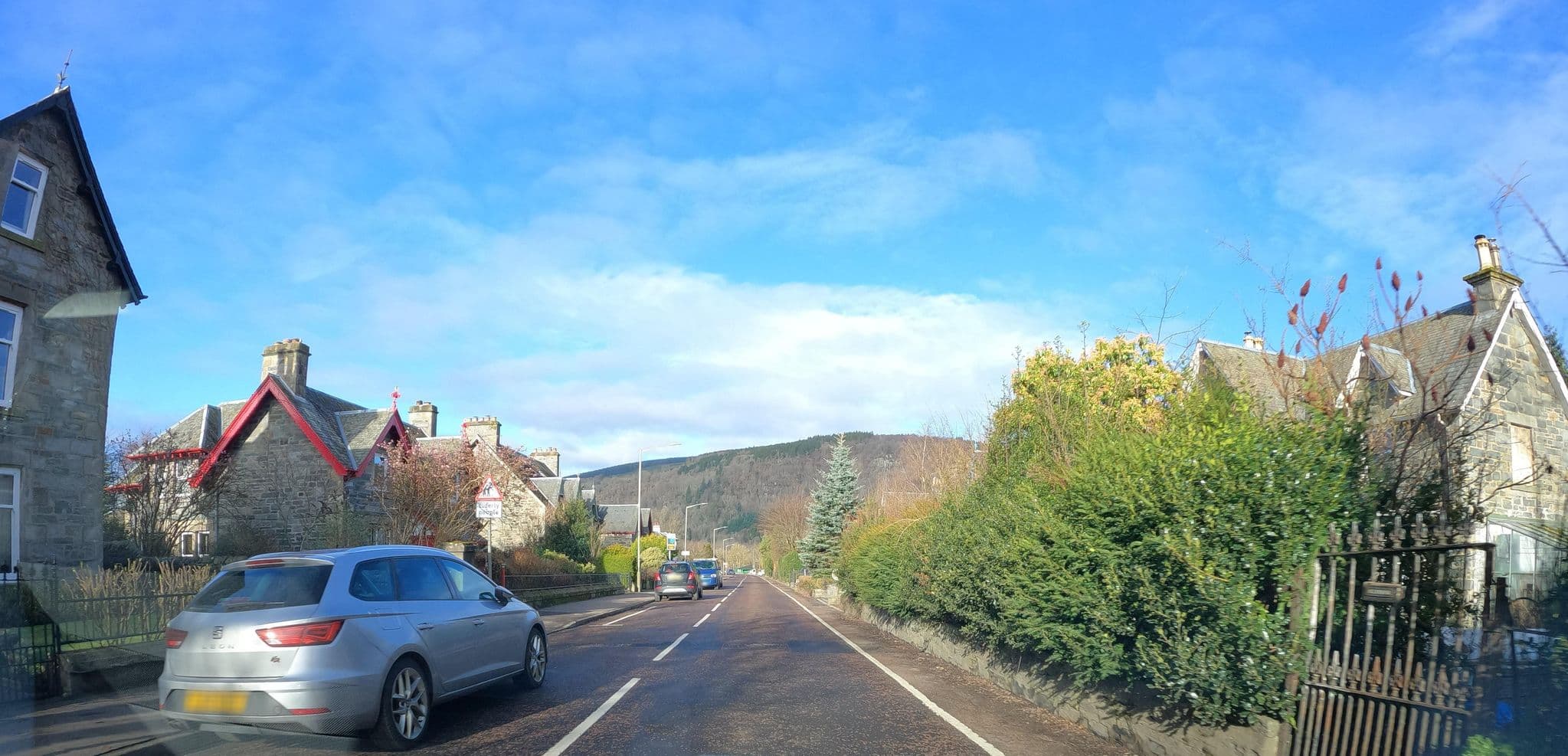 Street view near Edengrove, Aberfeldy — © hobgoblin (CC BY-SA · Mapillary)