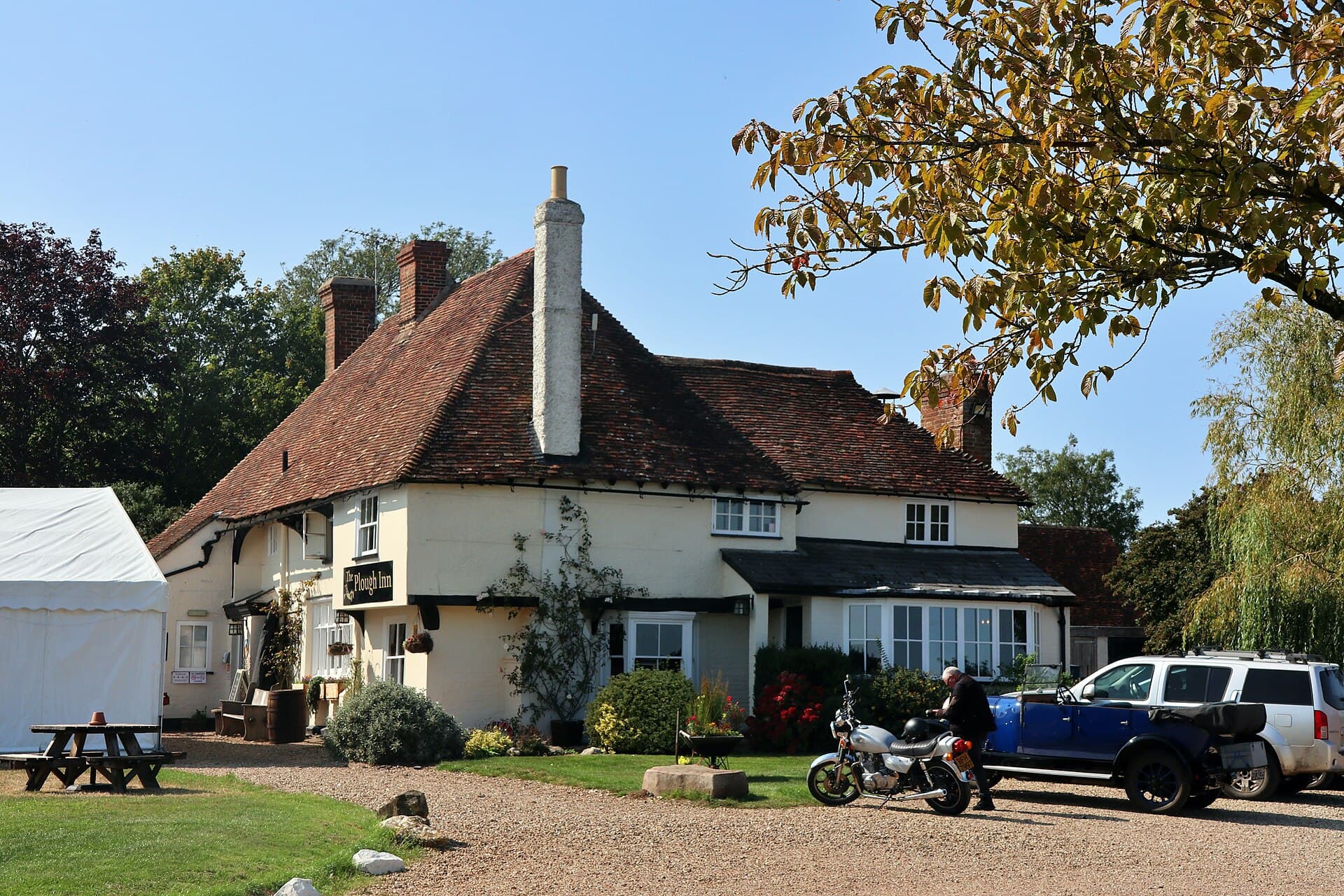 The Plough Inn (via Wikimedia Commons, CC BY-SA 2.0)