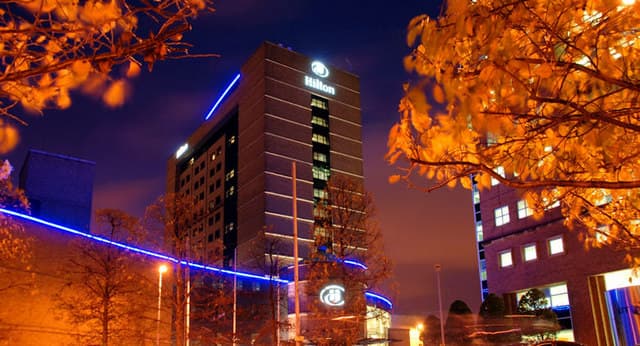 Hilton Belfast (via Wikimedia Commons, CC BY-SA 2.0)