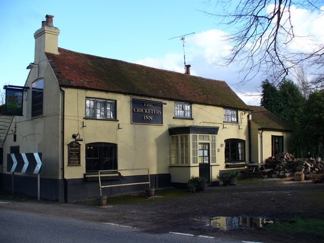 The Cricketers Inn (via Wikimedia Commons, CC BY-SA 2.0)