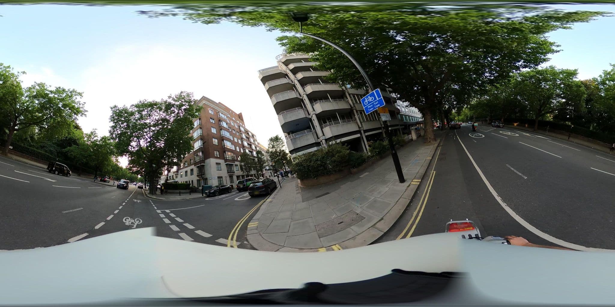 Street view near Comfort Inn Hyde Park, Bayswater — © NatchaponJ (CC BY-SA · Mapillary)