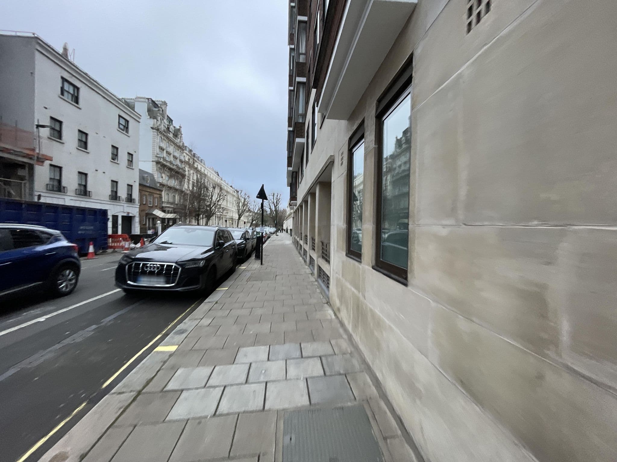 Street view near Hyde Park Hostel, Bayswater — © asturksever (CC BY-SA · Mapillary)