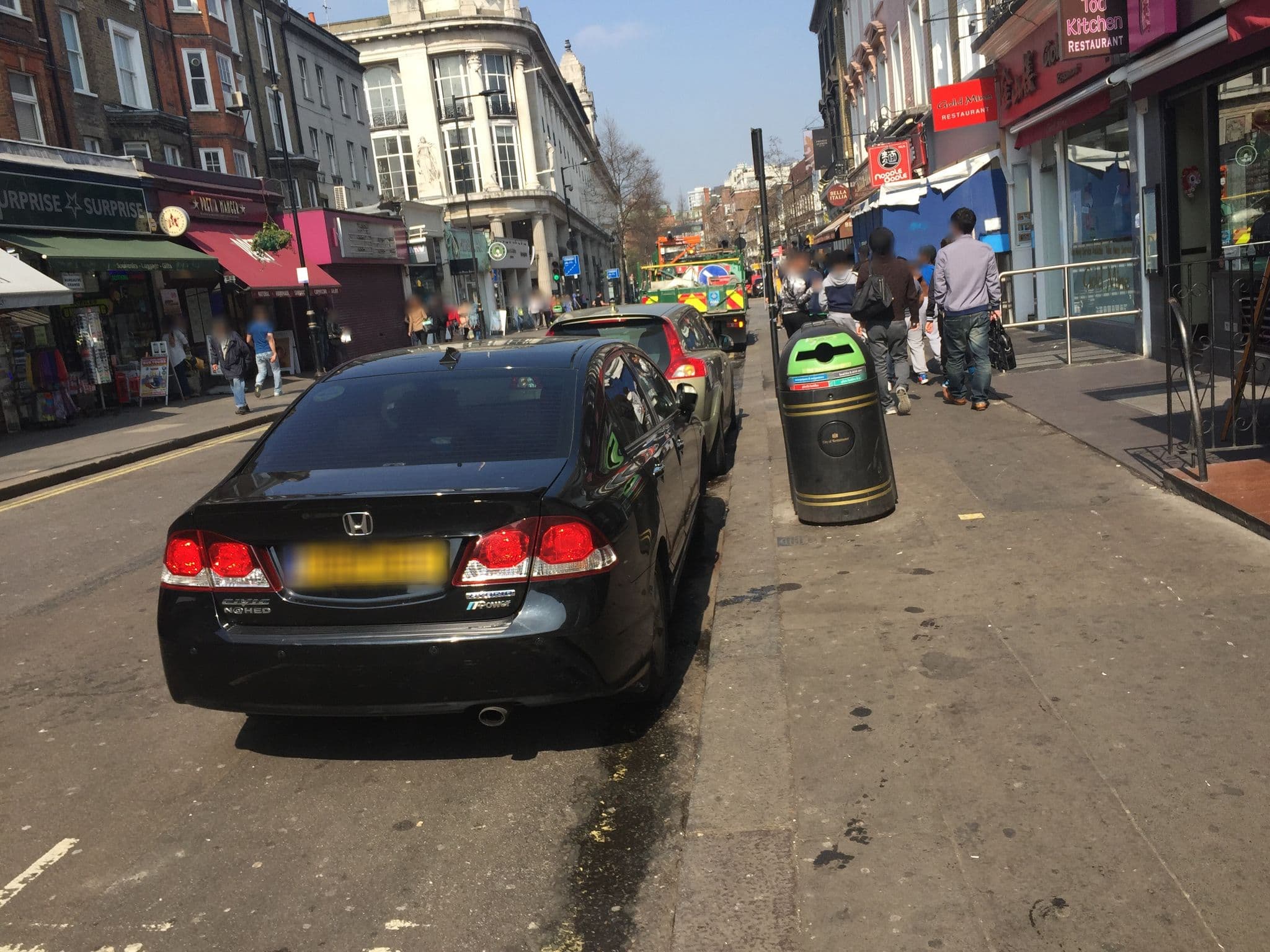 Street view near Nox Hyde Park, Lancaster Gate — © tommorris (CC BY-SA · Mapillary)