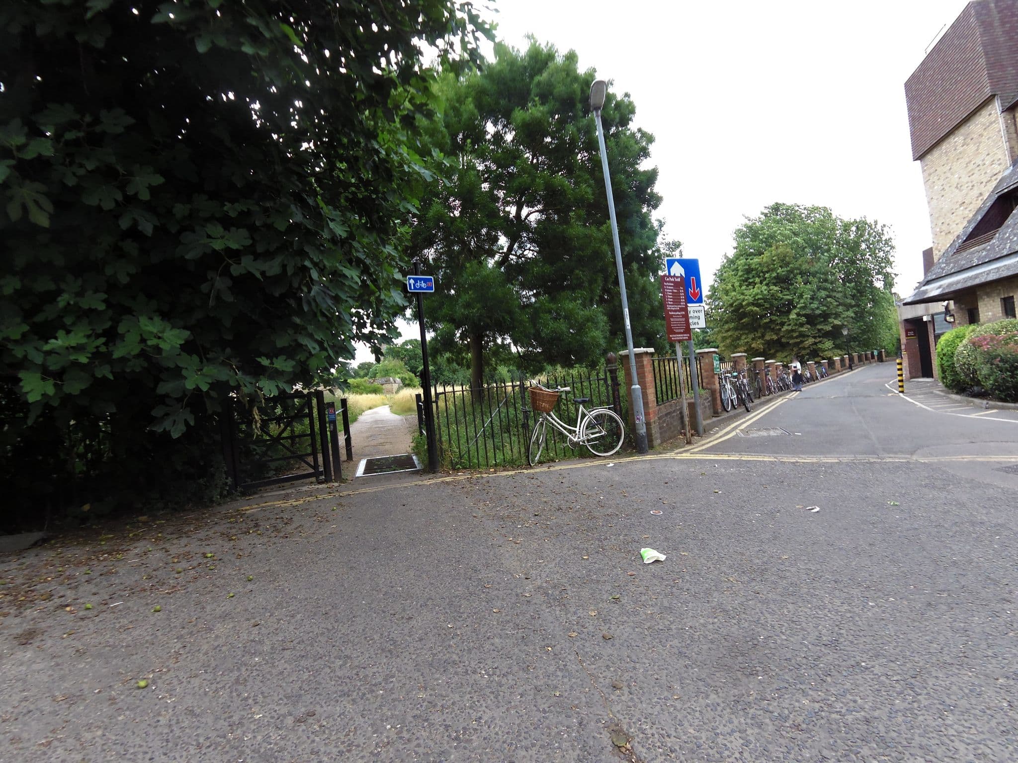 Street view near Graduate by Hilton Cambridge, Cambridge — © smsm1 (CC BY-SA · Mapillary)