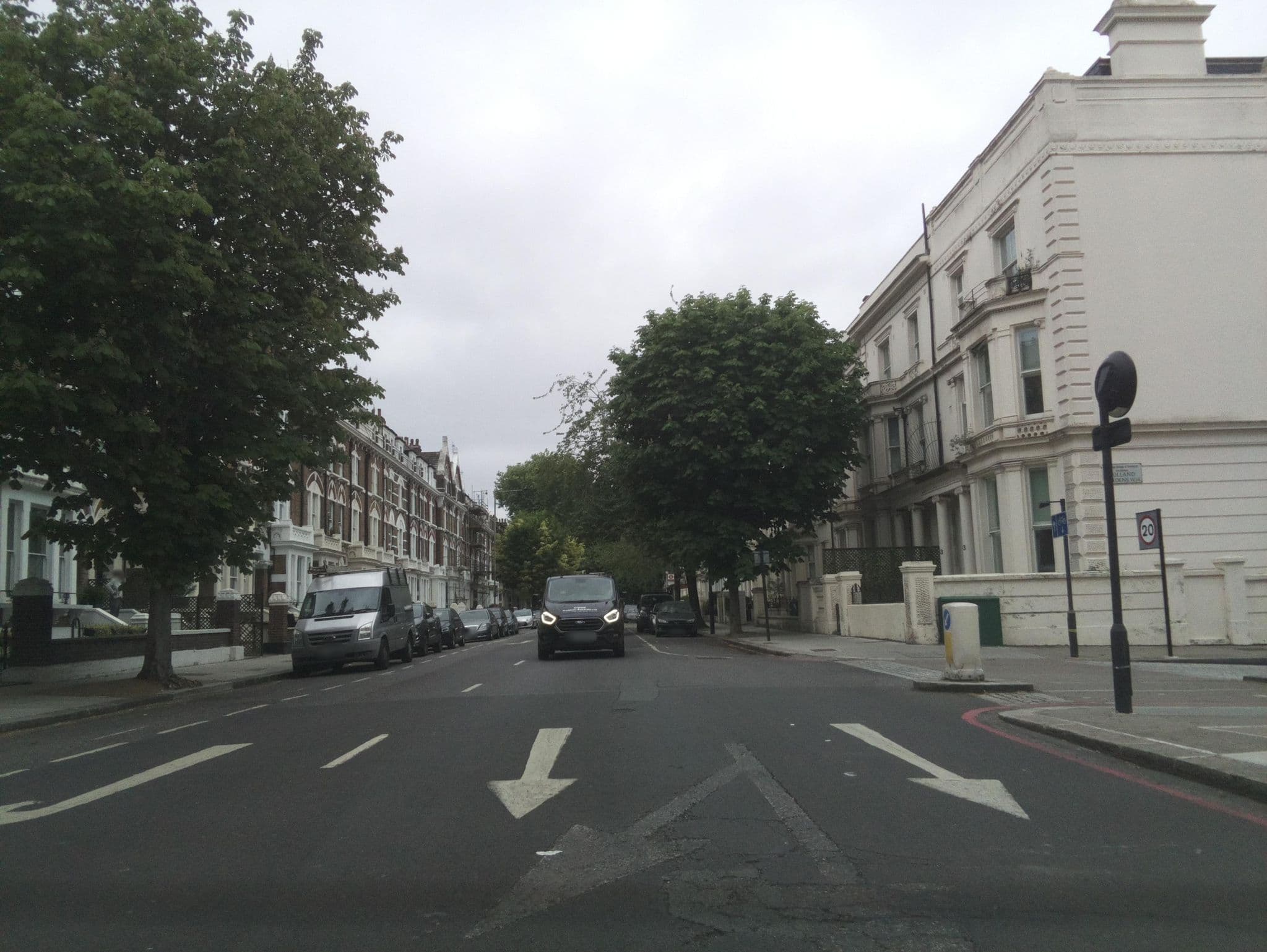 Street view near 88 Studios, Shepherds Bush — © southglos (CC BY-SA · Mapillary)