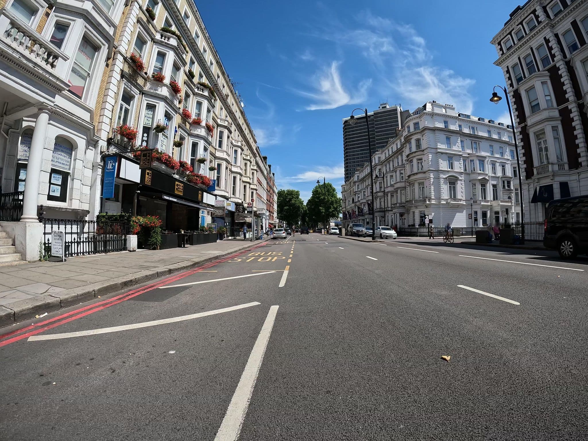 Street view near Cromwell International Hotel, Earls Court — © erias (CC BY-SA · Mapillary)
