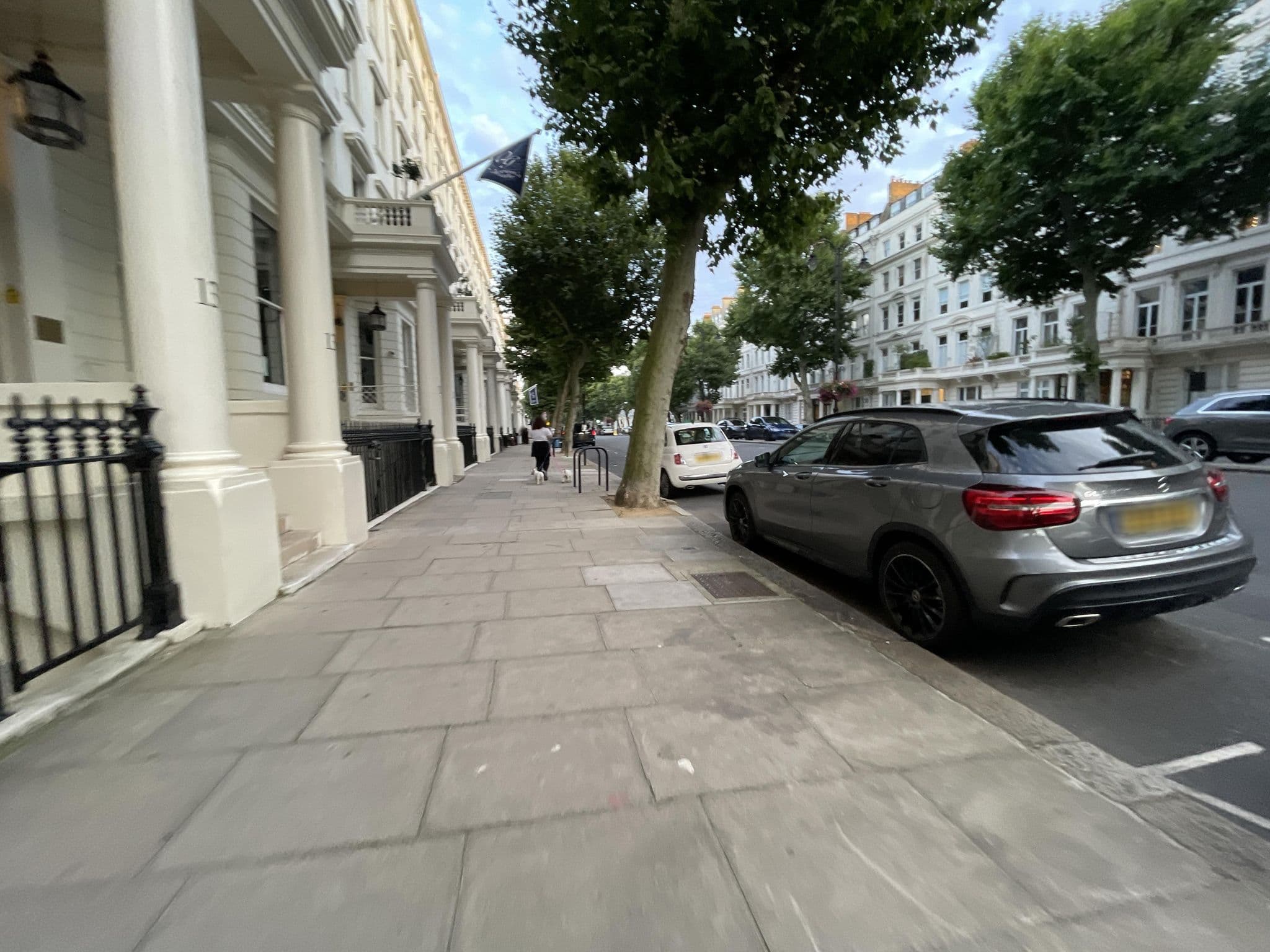 Street view near 130 Queen's Gate Apartments, Chelsea — © asturksever (CC BY-SA · Mapillary)