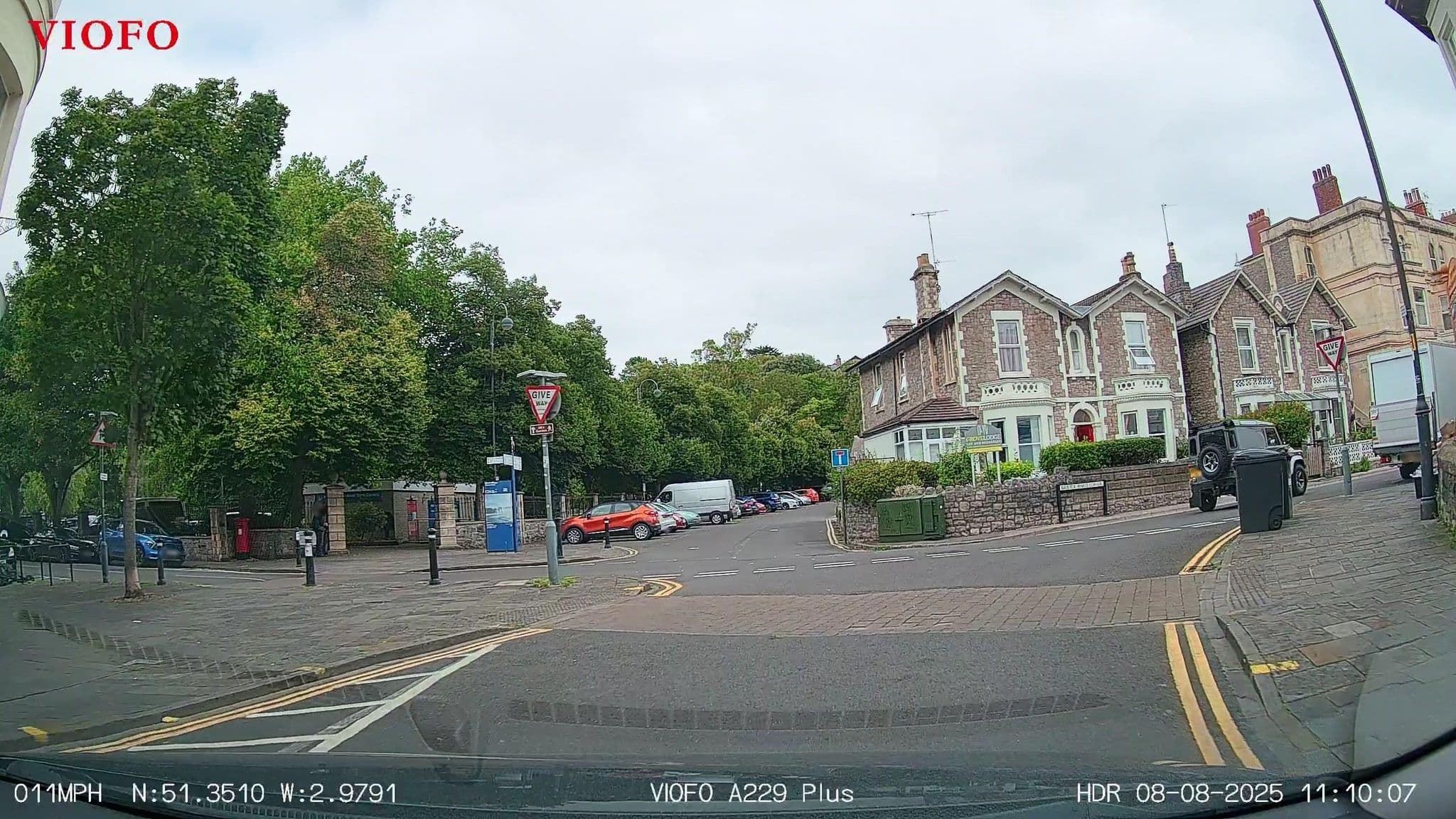 Street view near Grove Lodge, Weston-super-Mare — © RyanBush (CC BY-SA · Mapillary)