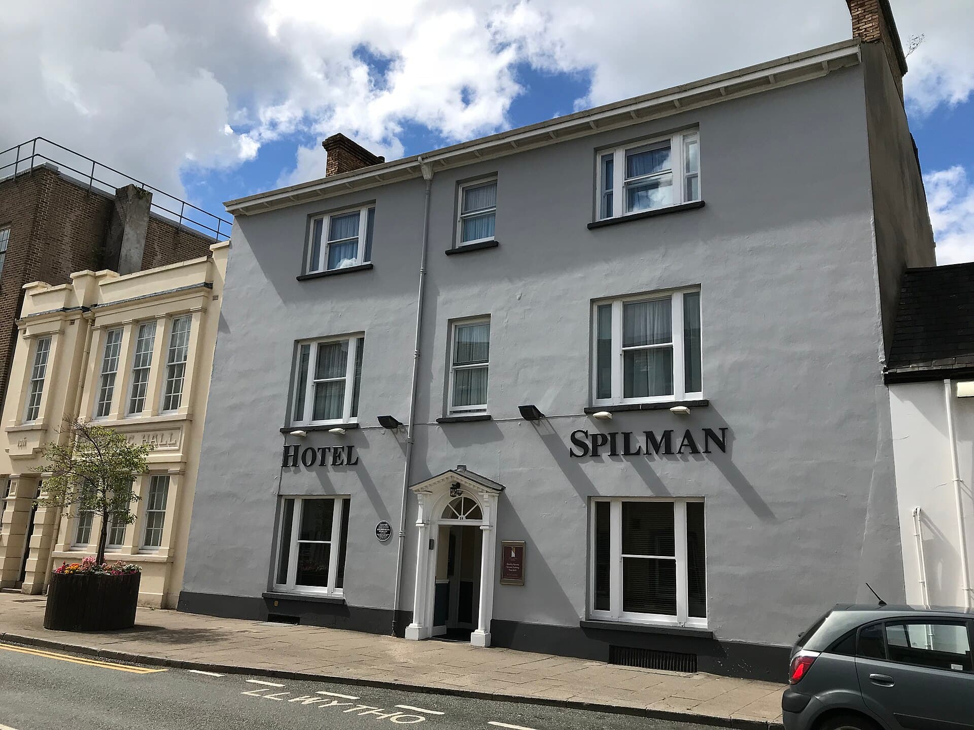Hotel Spilman (via Wikimedia Commons, CC BY-SA 3.0)