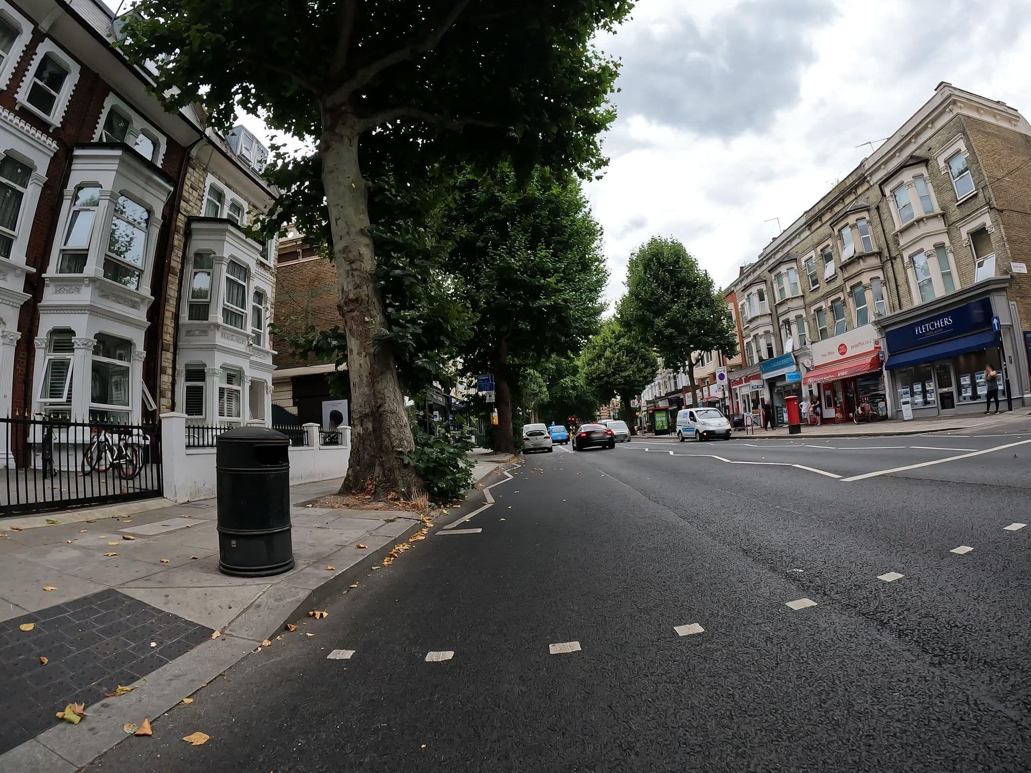 Street view near Royal Guest House, Shepherds Bush — © erias (CC BY-SA · Mapillary)