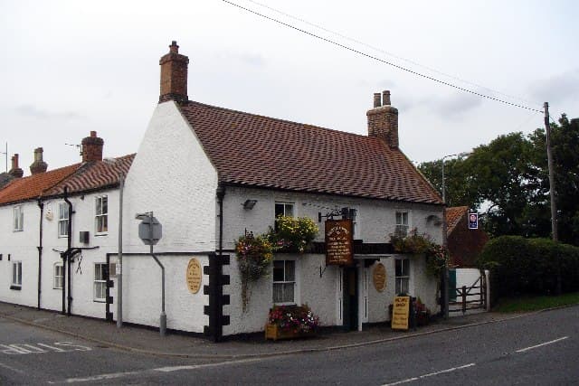 Thornton Hunt Inn (via Wikimedia Commons, CC BY-SA 2.0)
